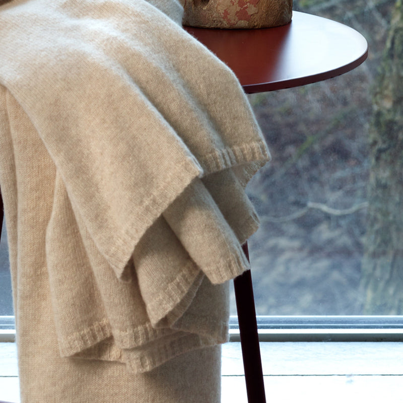 Knitted Cashmere Throw | Amalia Home Lúcia | Eichholtzmiami.com