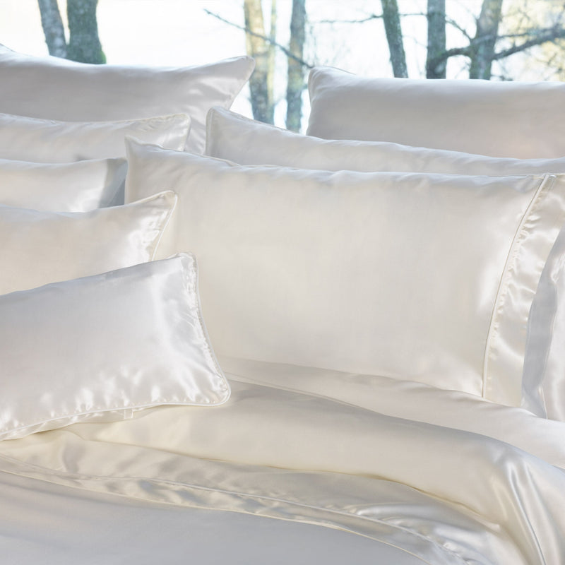 430TC Silk Sateen Pillowcase Set | Amalia Home Maria | Eichholtzmiami.com