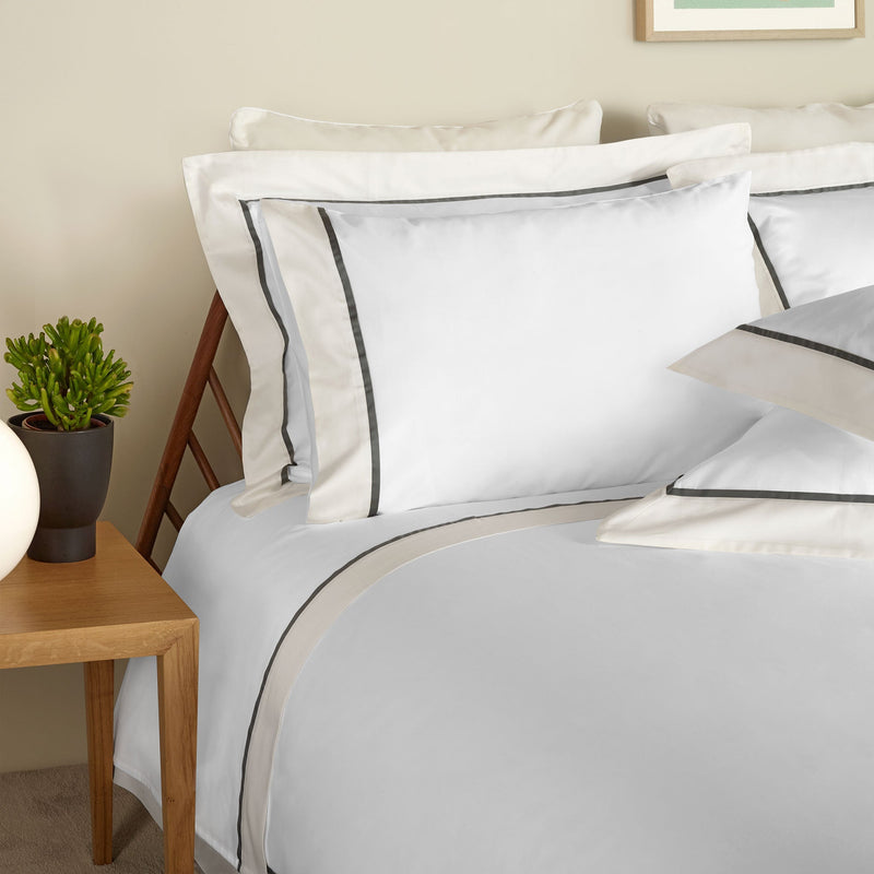 430TC Sateen Bordered Sham Set | Amalia Home Ovar | Eichholtzmiami.com