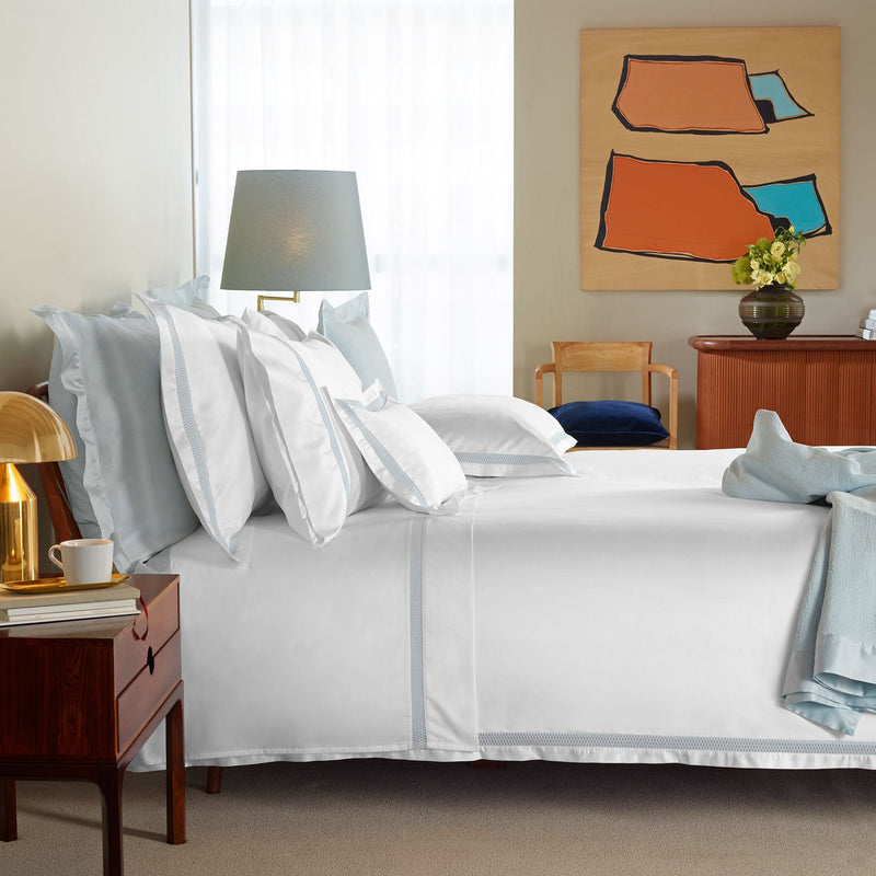 430TC Sateen Laced Duvet Cover | Amalia Home Sónia | Eichholtzmiami.com