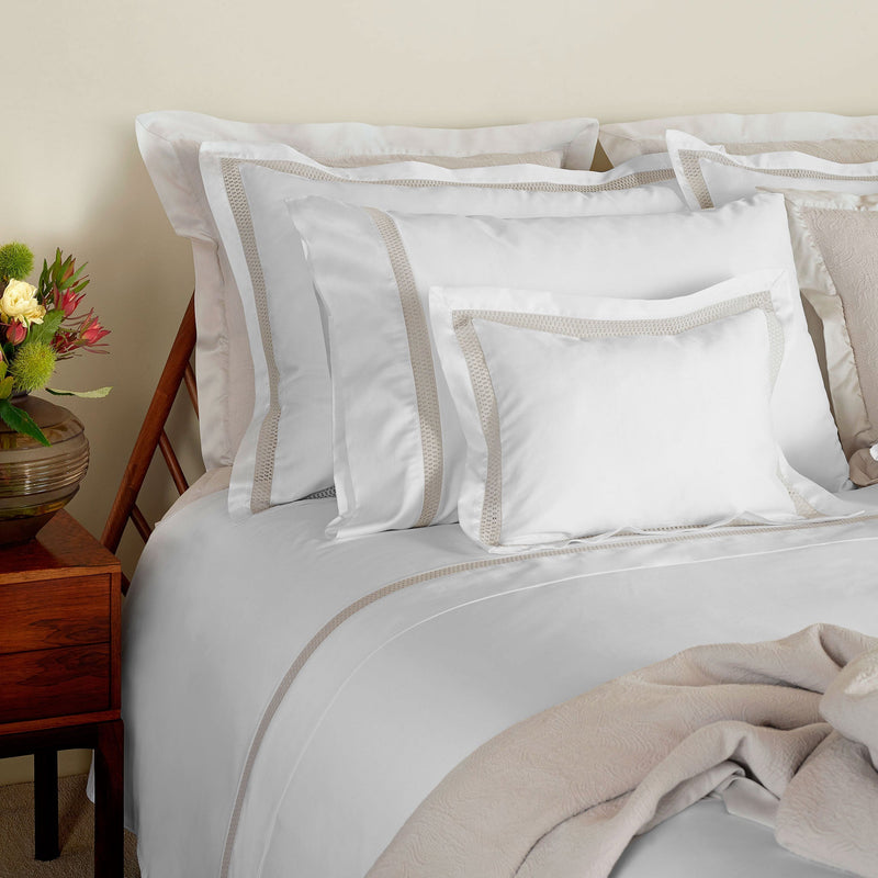 430TC Sateen Laced Pillowcase Set | Amalia Home Sónia | Eichholtzmiami.com