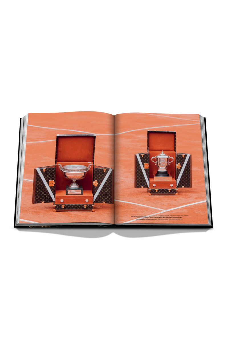 Louis Vuitton Trophy Trunks, English Version - Books and