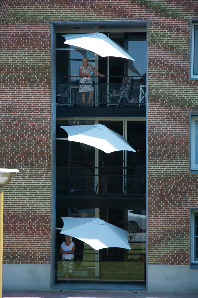 Round Outdoor Cantilever Wall Umbrella ( 8’ 10”) | Umbrosa Paraflex | Eichholtzmiami.com