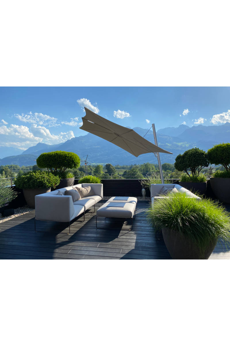 Cantilever Outdoor Umbrella ( 8’ 2’’) | Umbrosa Spectra | Eichholtzmiami.com