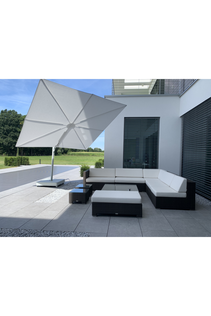 Square Outdoor Cantilever Umbrella (9’ 10”) | Umbrosa Versa UX | Eichholtzmiami.com